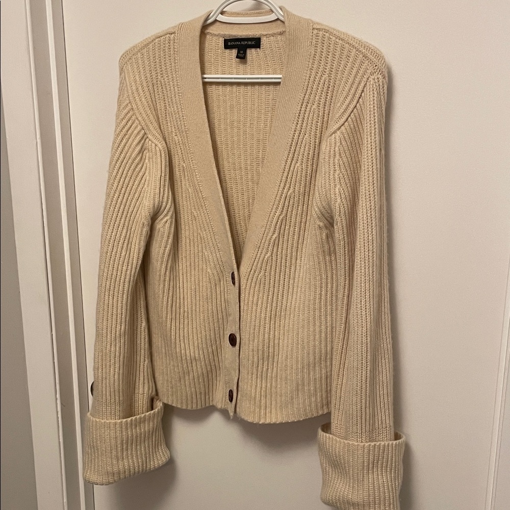 Banana Republic Cream Ribbed Button-Front Cardigan